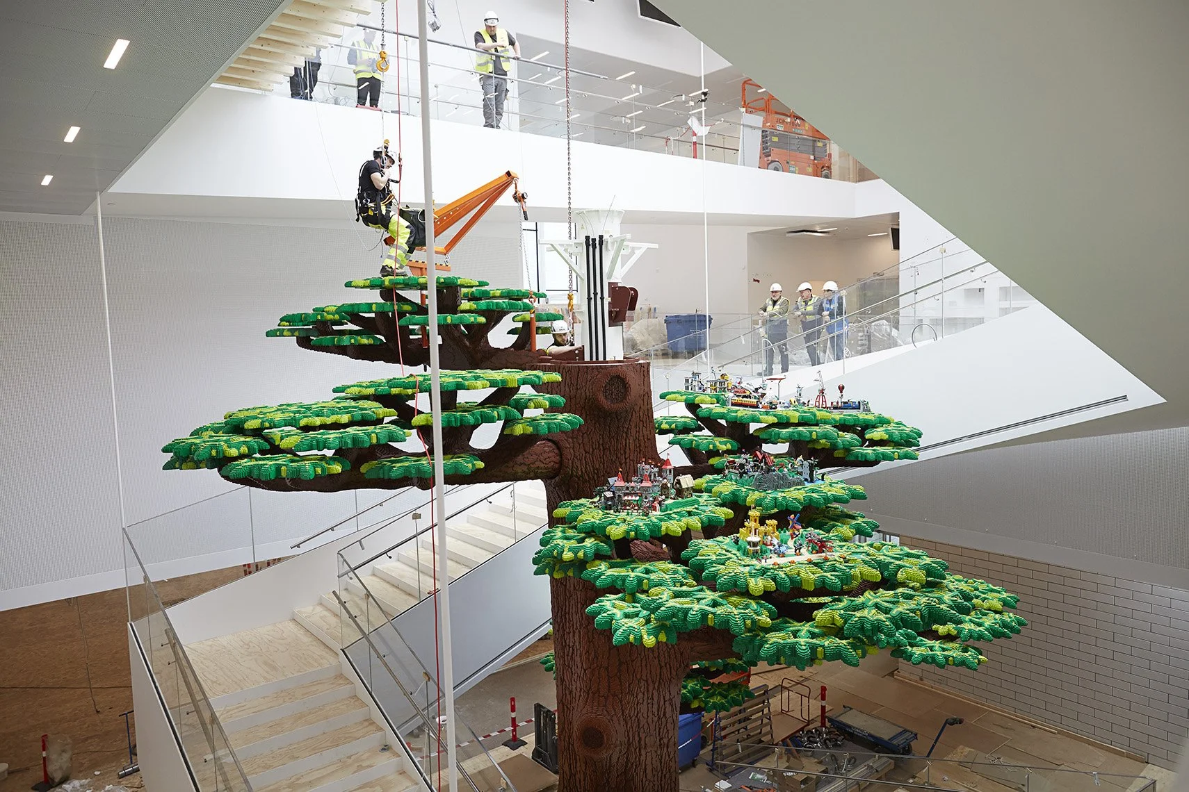 LEGO HOUSE Construction_Page_19.jpeg