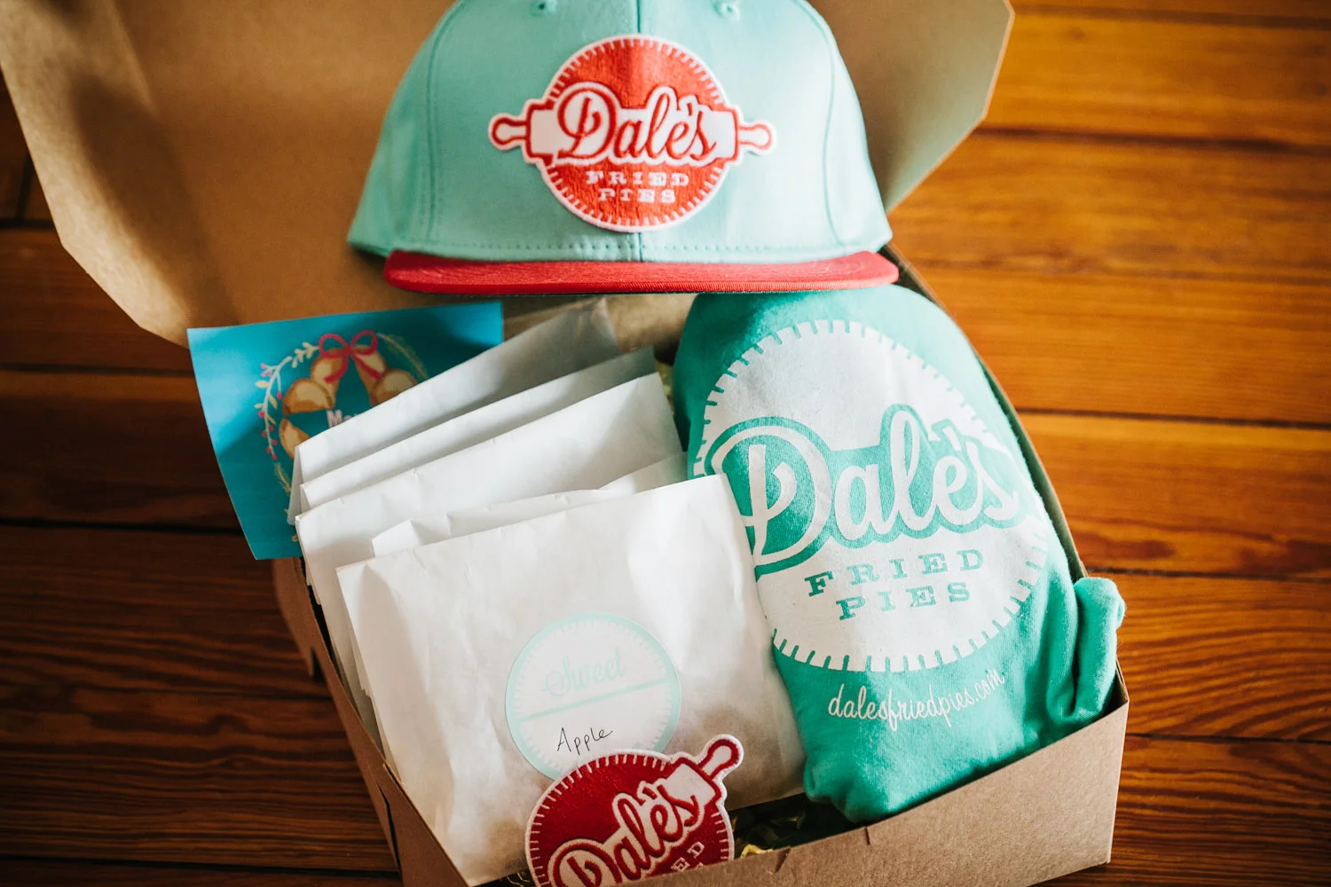Pie Lover Pie Box The Pie Lover Pie Box comes with six fried pies in the flavor of your choice, a holiday greeting card by Curly Willow Co. and a Dale's Fried Pie hat, patch and T-Shirt. 