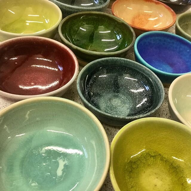 That thing where I said &lsquo;Ugh, I hate glazing and doing glaze tests&rsquo;.... Forget that I ever said that. #glaze #ceramicglaze #bowl #pottery #ceramics #wheelthrownpottery #wheelthrownceramics #patrickianhartley #bathpotters #culturalkings @p