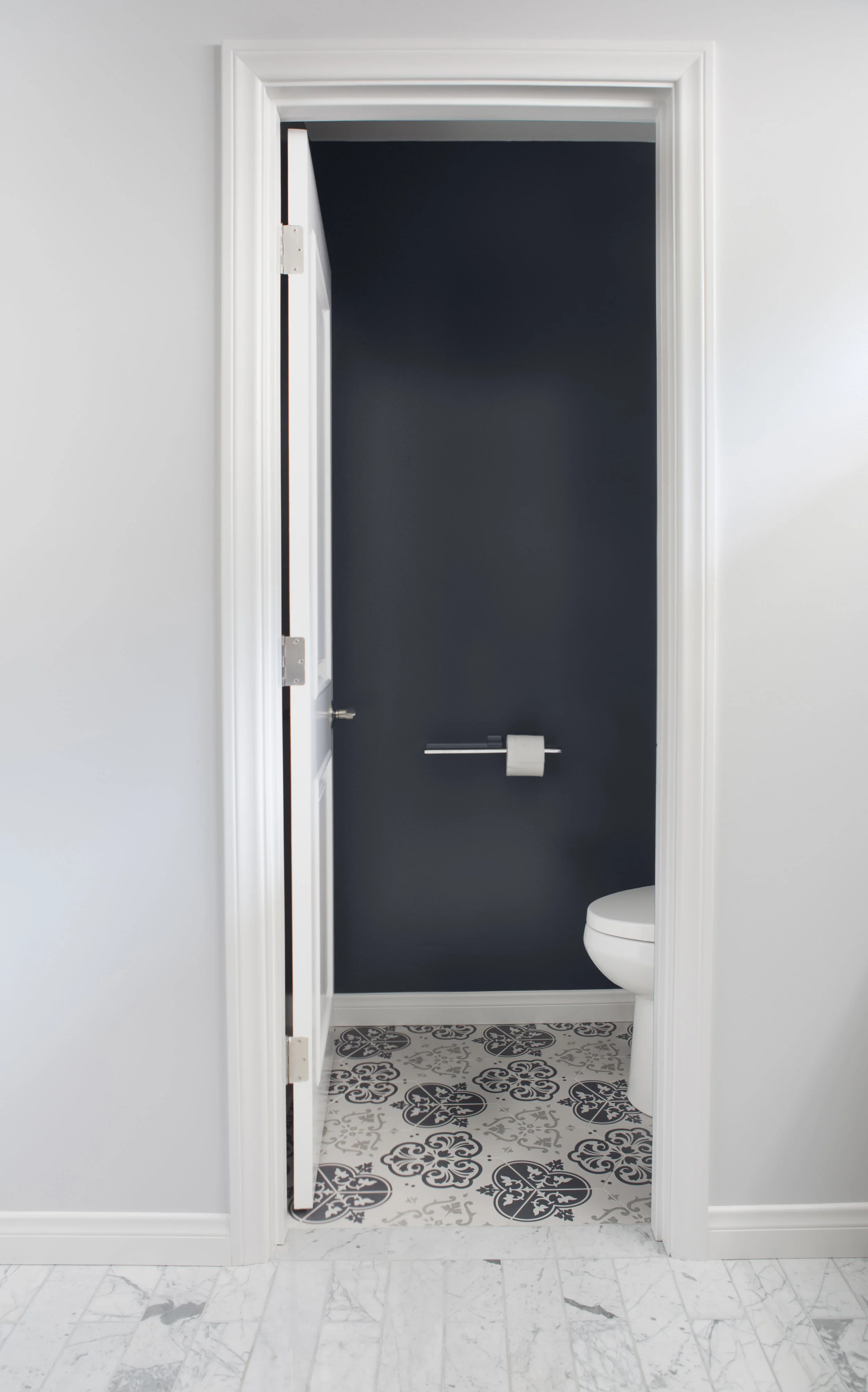 054_Z6A3399_bathroomDannielle.jpg