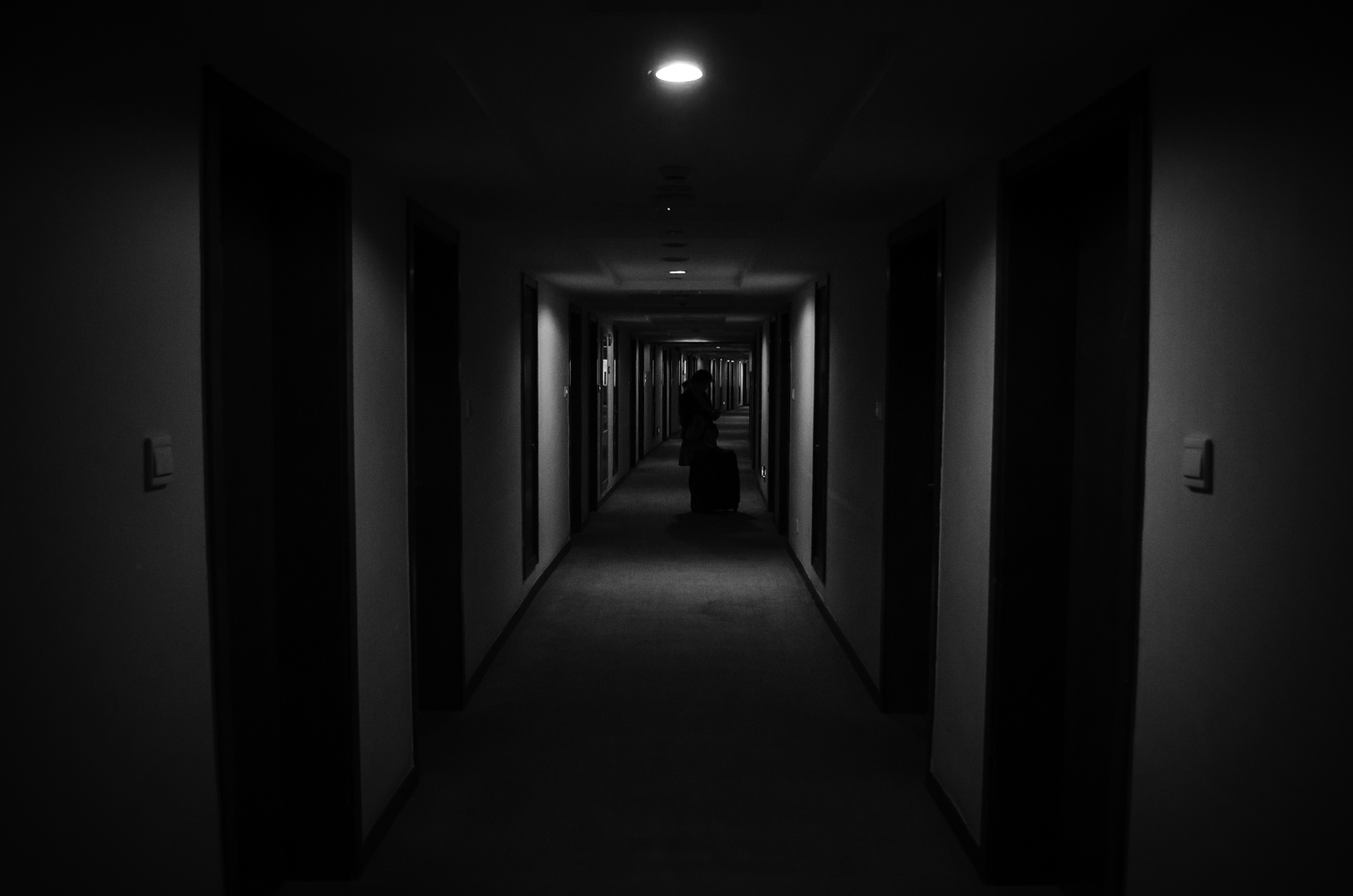 The terrifyingly long corridors didn't seem to have too many lights turned on. Surely an example of eco-friendly energy saving measure in China. I guess that's what you get for $40 for a night.