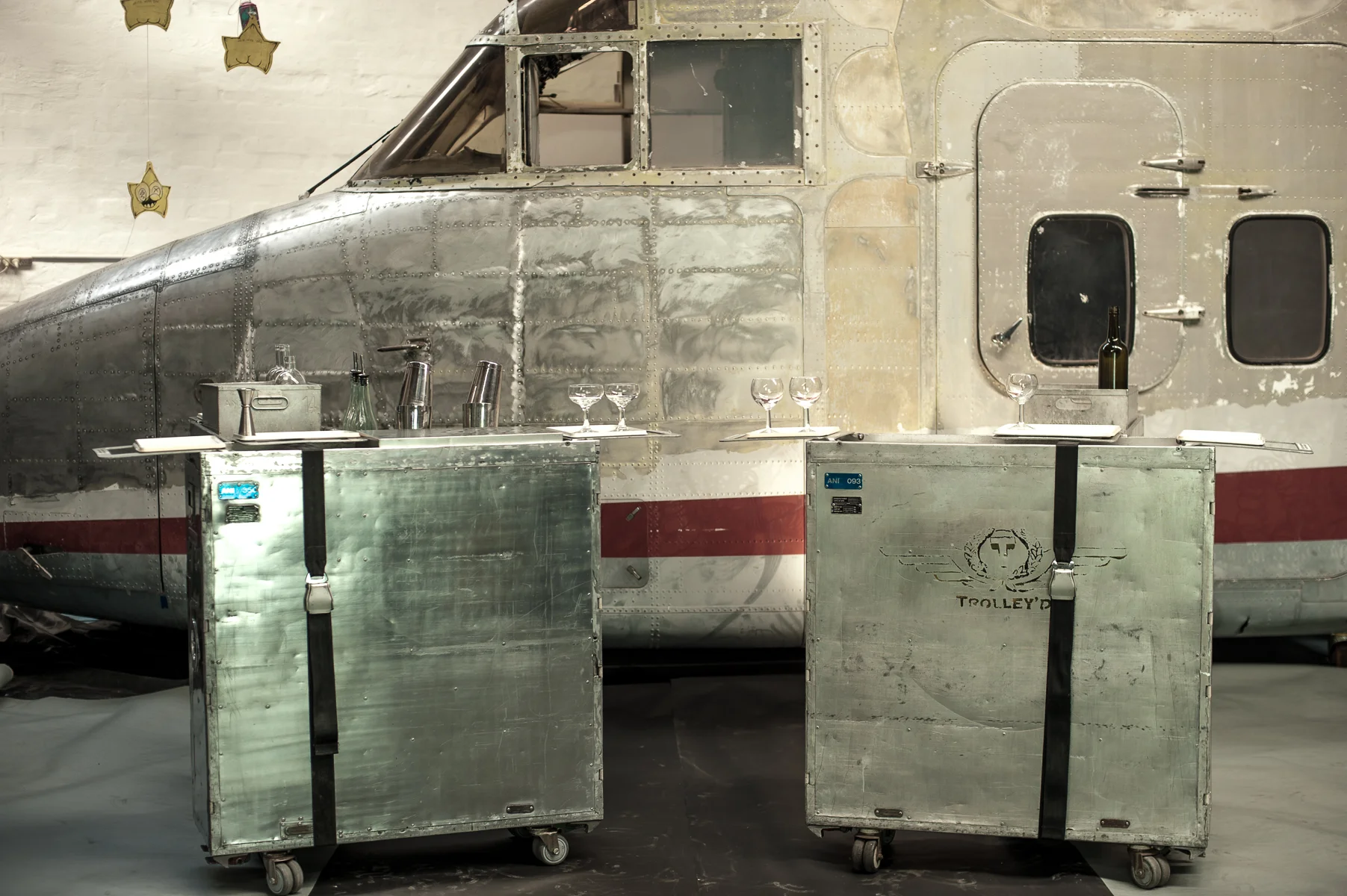 mobile bar hire wine glass hire.jpg