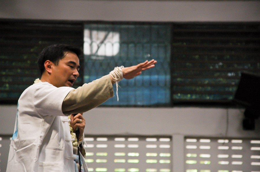  Thai Prime Minister Abhisit Vejjajiva gestures at a campaign stop near Chiang Mai, Thailand. 
