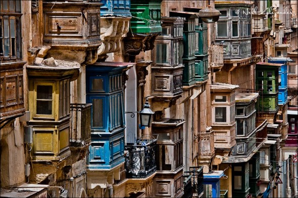 T ypical street scene in Valletta, Malta (Click to view larger)