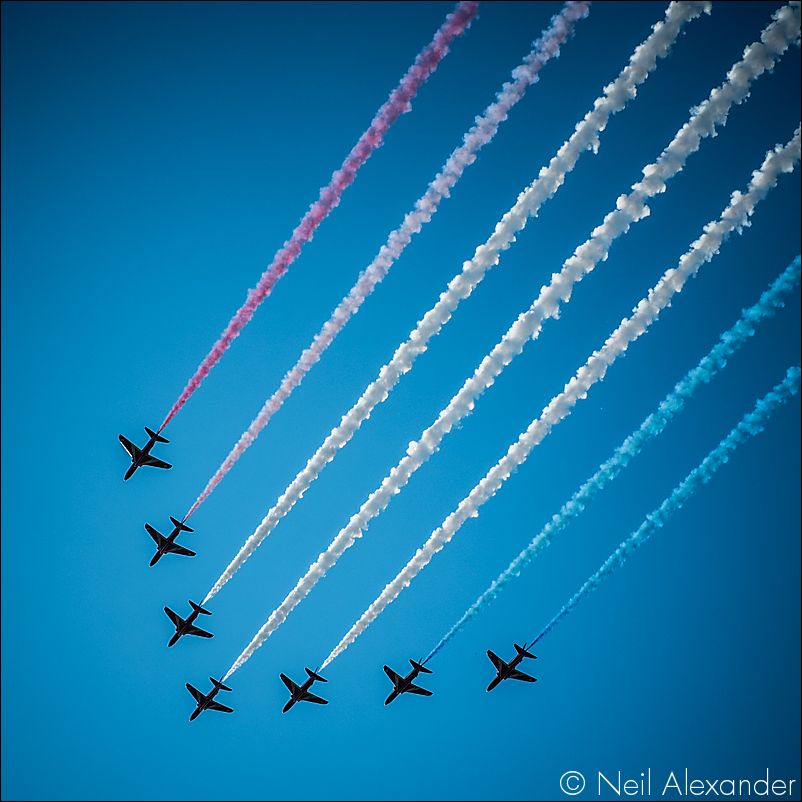 The Red Arrows above Chatsworth Estate Neil_Alexander 02.jpg