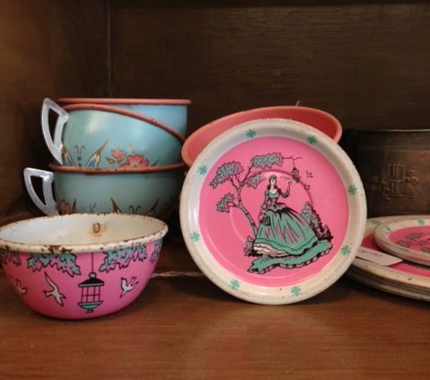 Vintage child's tea set