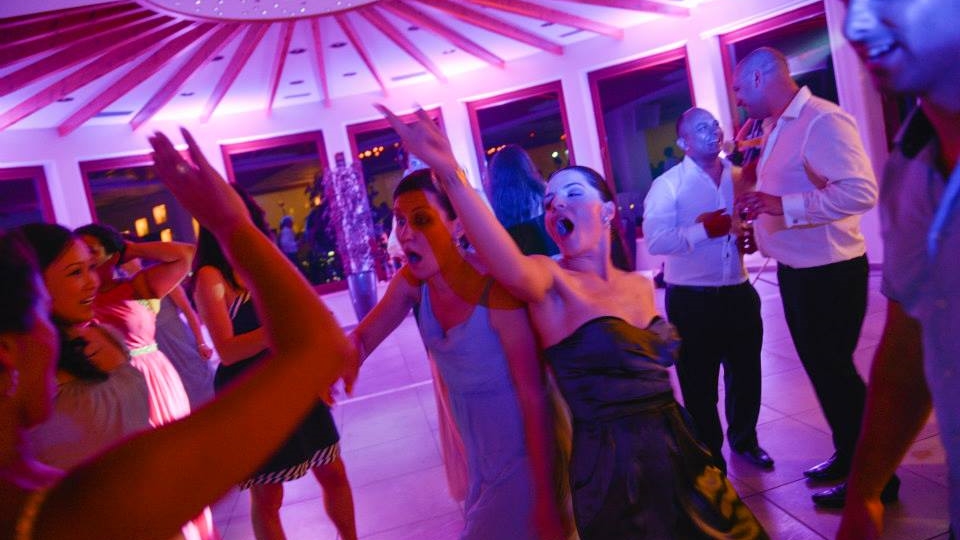 gamos.dj - Wedding at Pyrgos restaurant, Santorini