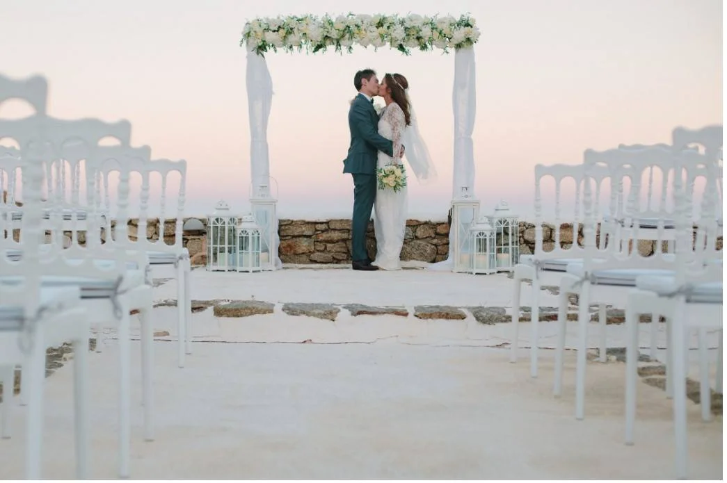 STYLISH WEDDING AT A PRIVATE VILLA IN MYKONOS