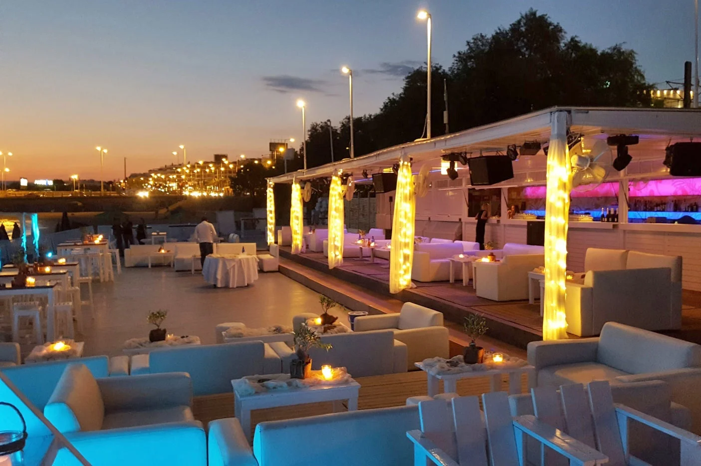 ΝΕΑΝΙΚΟ ΓΑΜΗΛΙΟ ΠΑΡΤΥ ΣΤΟ BIKINI BEACH