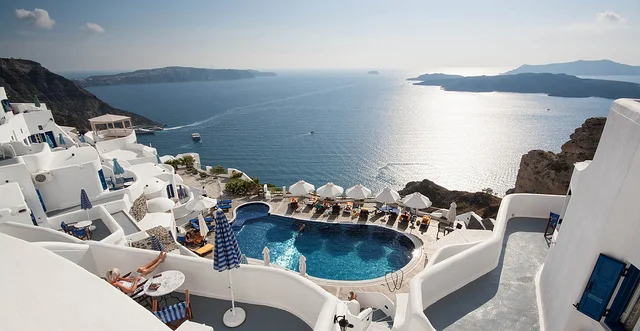 DESTINATION WEDDING IN BEAUTIFUL SANTORINI