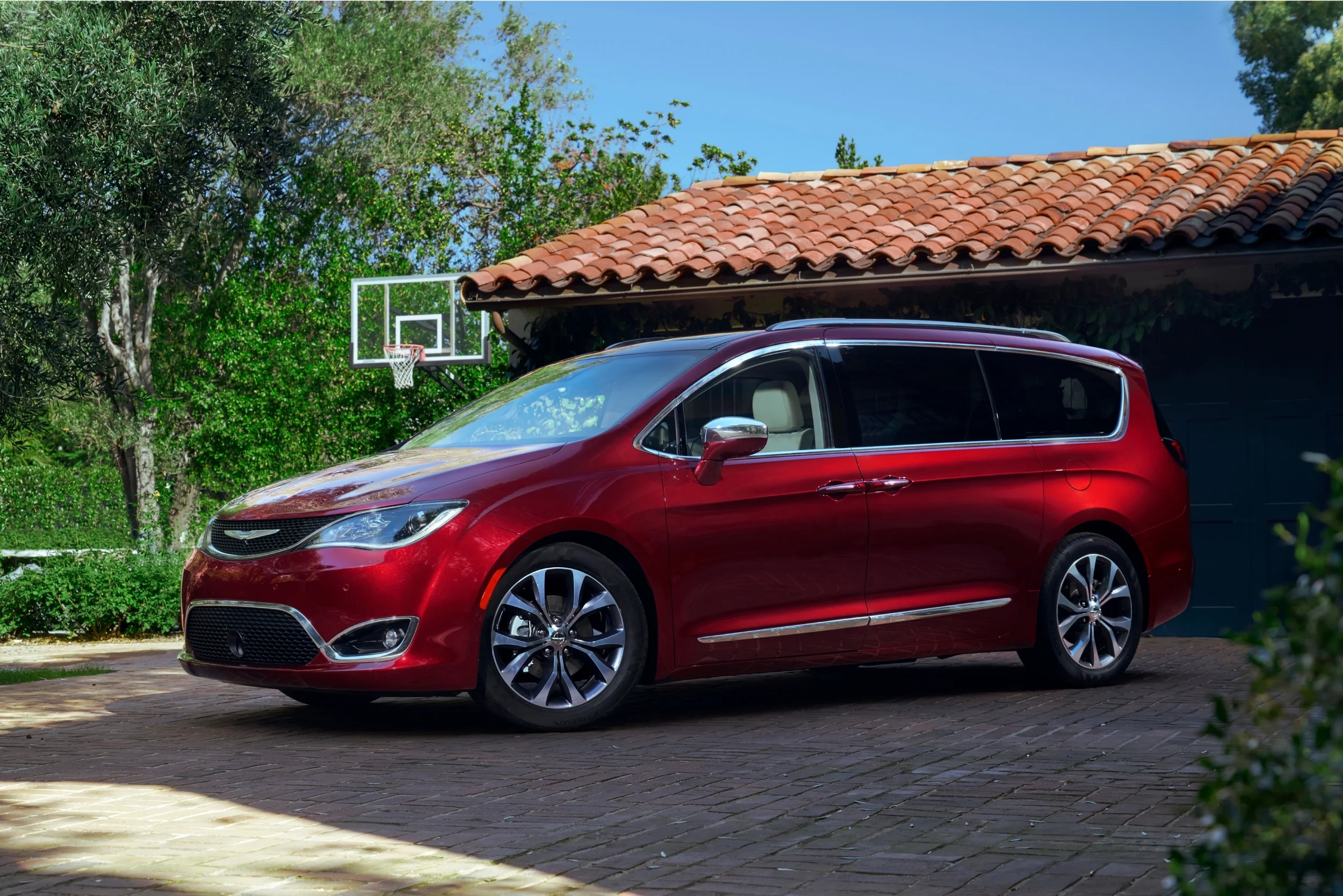 NAIAS 2016: Chrysler Pacifica Videos