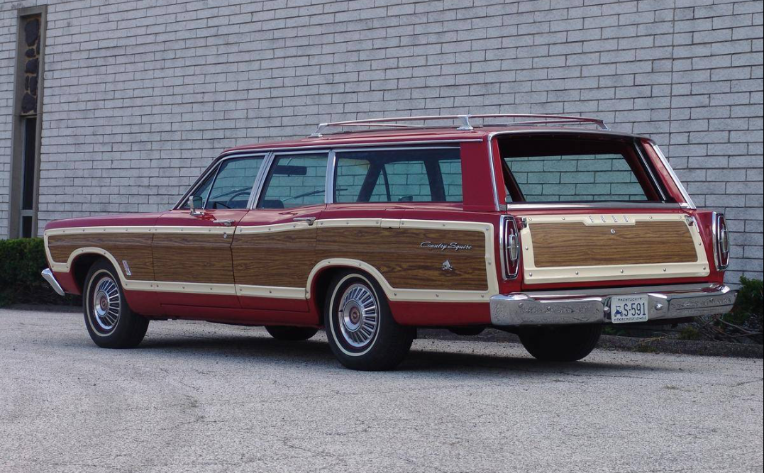 Ford Country Squire 4a.png