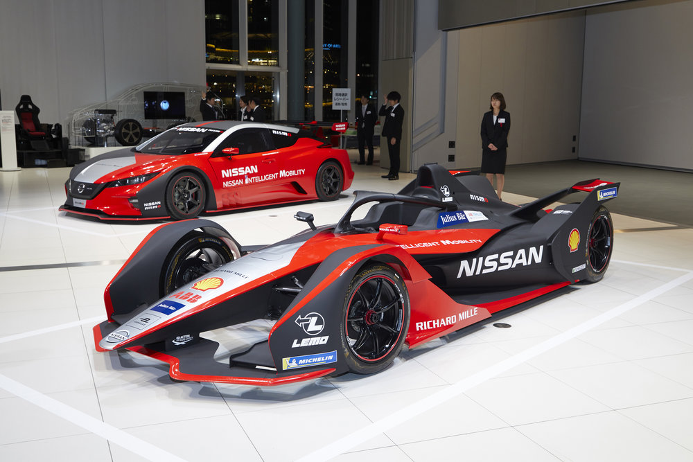  Nissan Formula E Temporada 6 y LEAF Nismo RC — Manopla eléctrica
