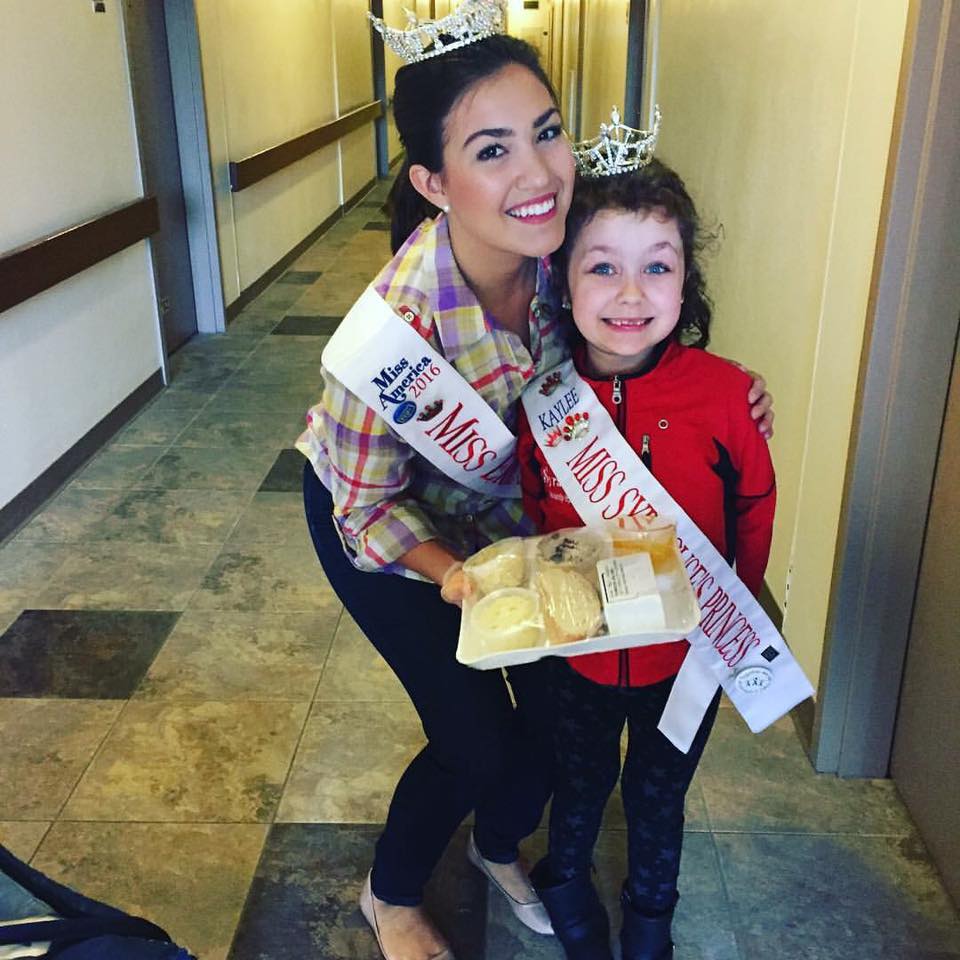 Miss Erie Canal 2016 Jessica Brosofsky with Miss Syracuse Princess Kaylee