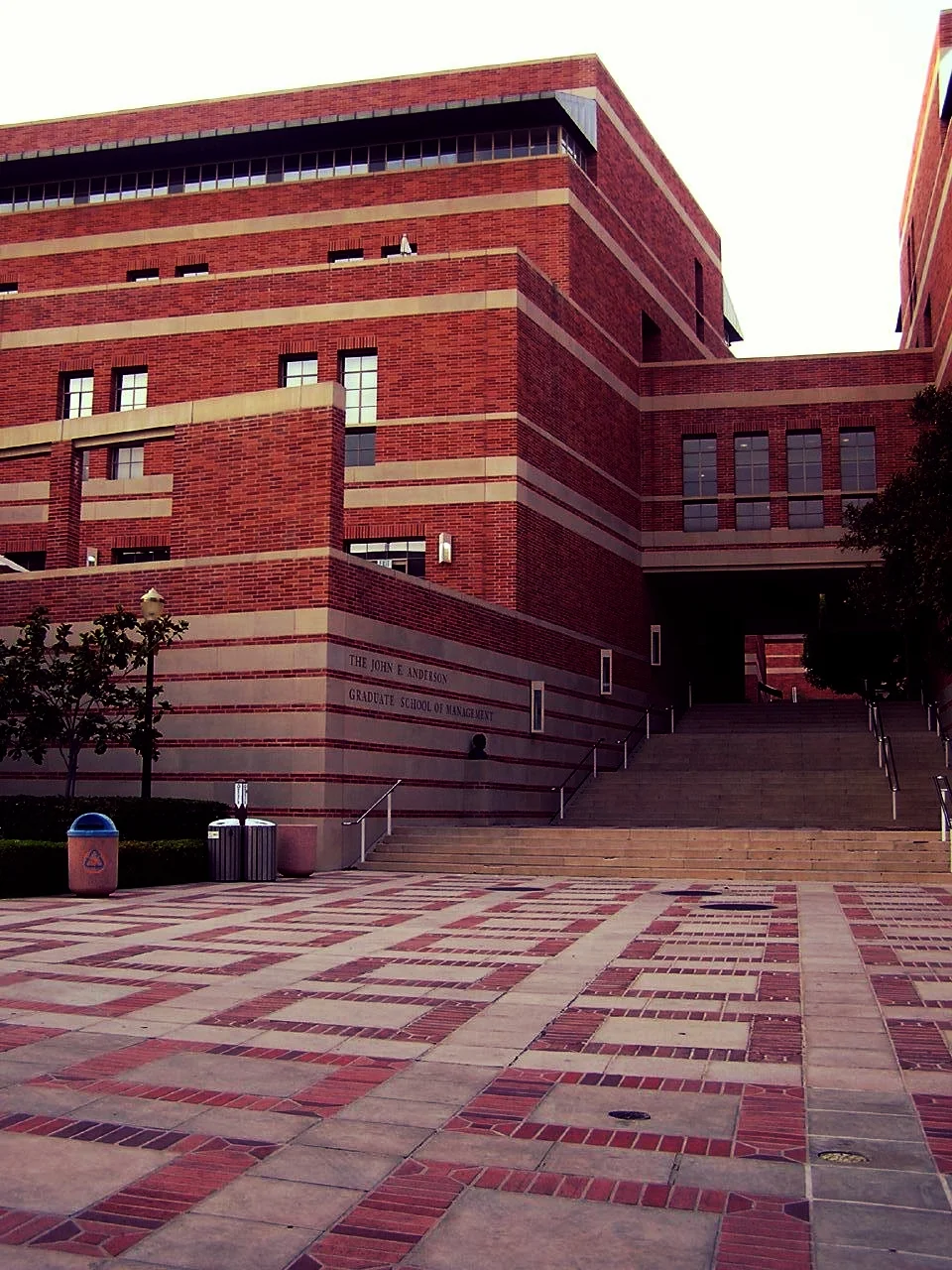Rankings: Best MBA Programs for Entertainment and Media Jobs (2015) - UCLA Anderson & NYU Stern
