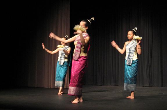 lao dance.JPG