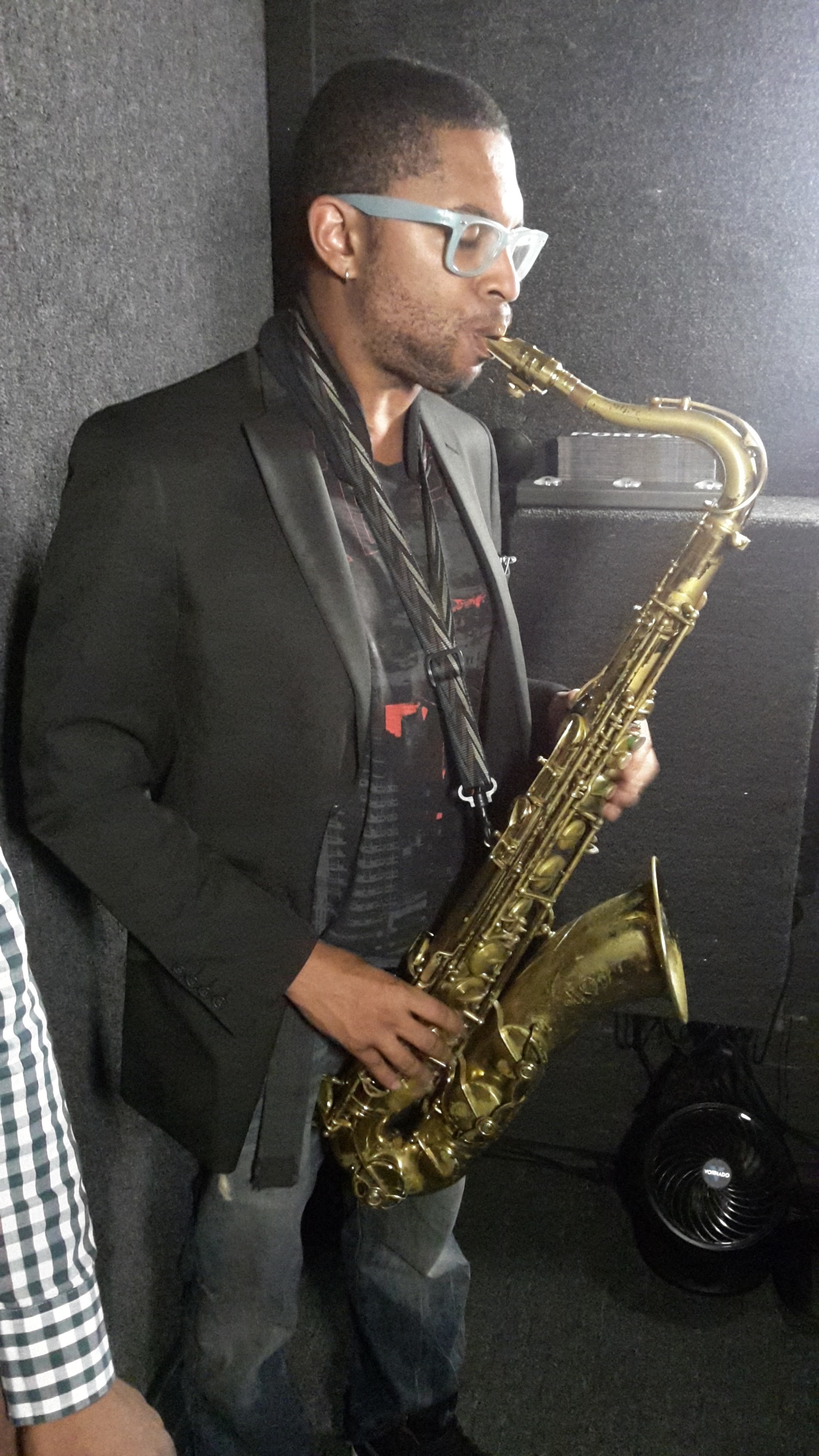 UN - Aaron Burnett - 8.jpg