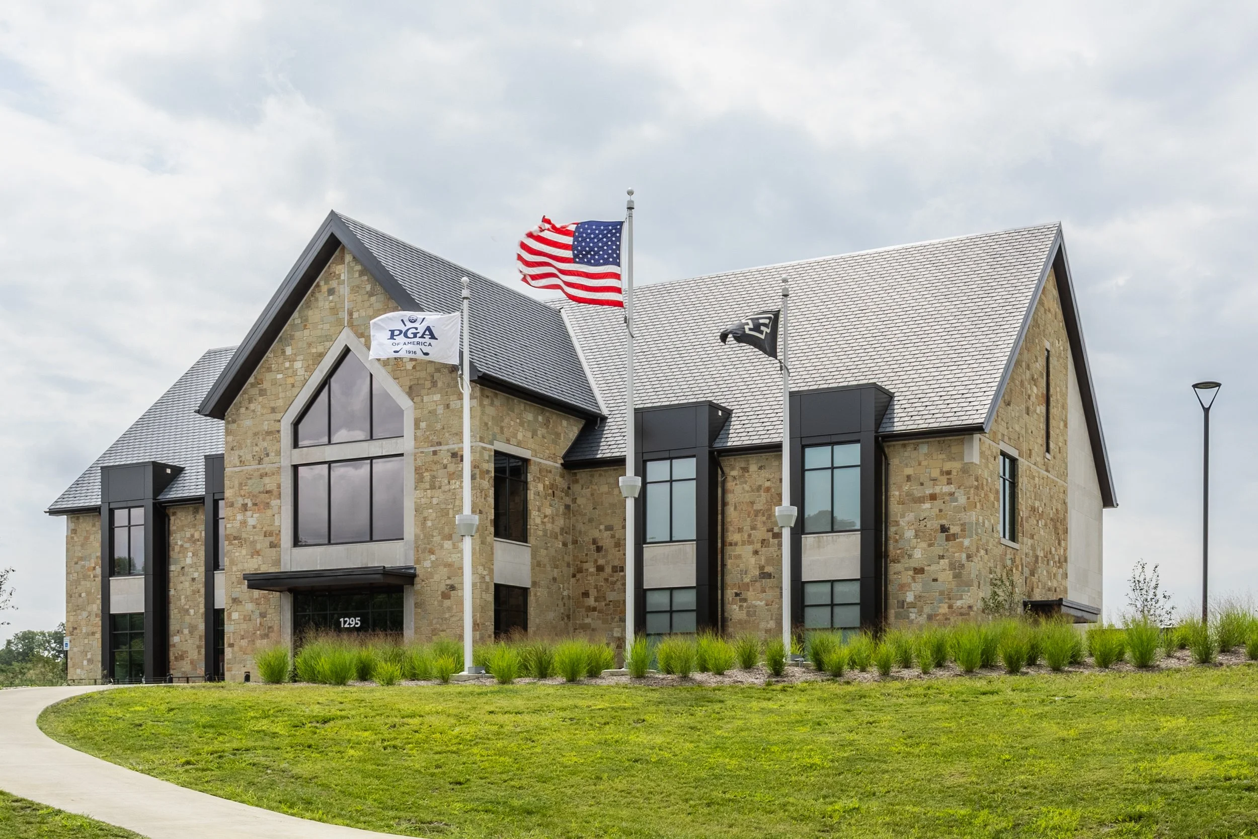 03-(Pete Dye Clubhouse).jpg