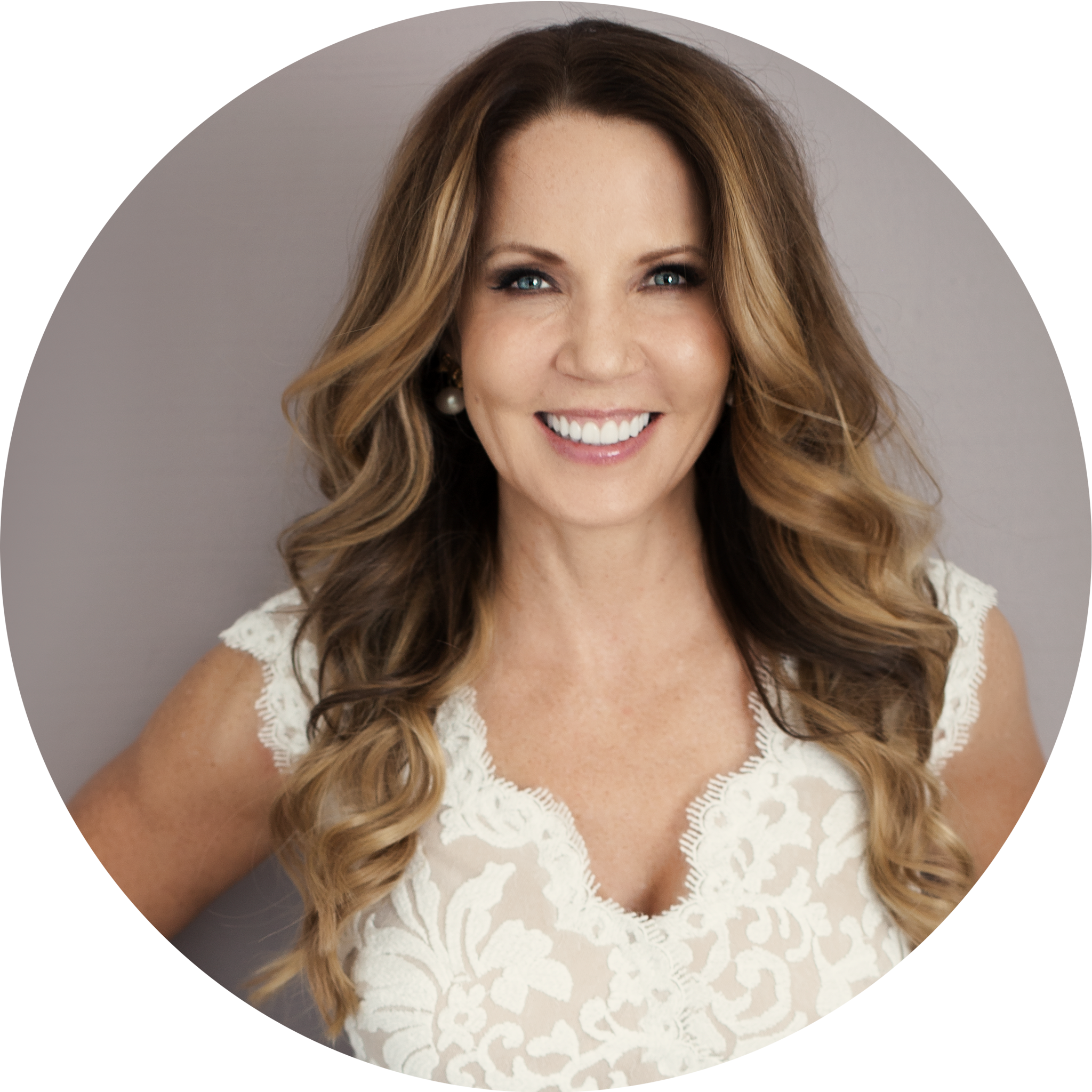 Valynn, 45 - Mother of Three