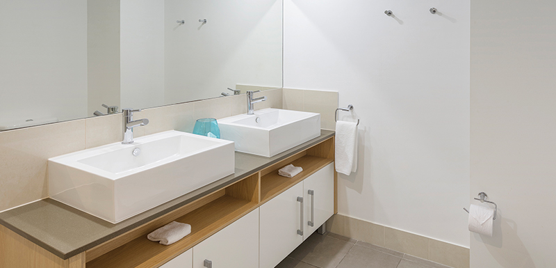 Port Douglas Resorts Ensuite Bathroom.jpg