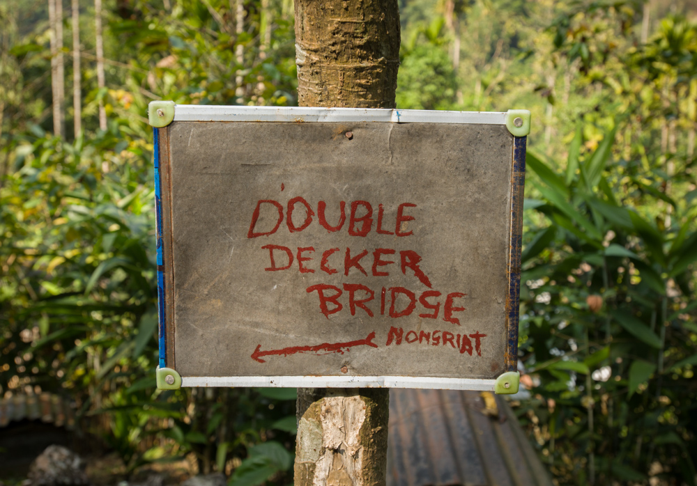 Sign to double decker bridge