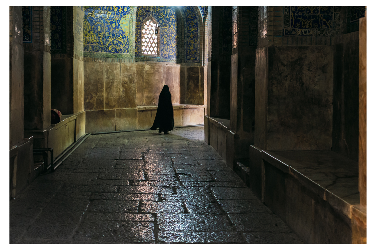 woman-in-mosque.jpg