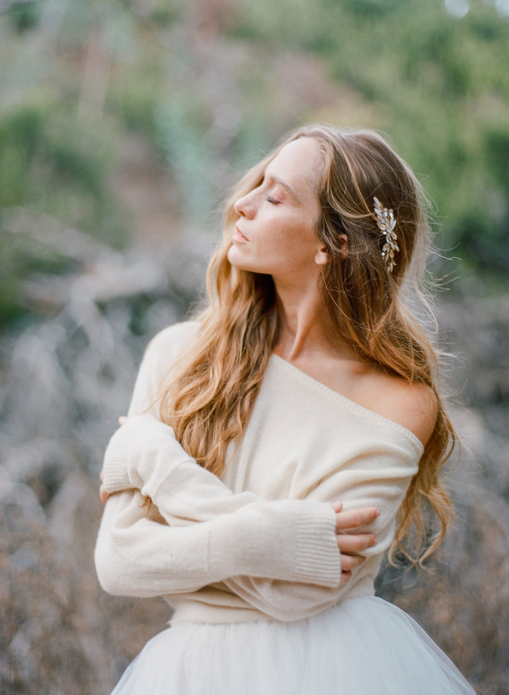 Natural sparkly bliss with a bit of edge our Fallon comb has been a bride favorite season after season with its mix of tea colored, buttercup and clear crystal stones and natural inspired geometric shape. Wear fallon with your hair down and a bit swooped to the side or tuck fallon into a beautiful wedding day bun.