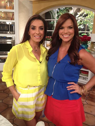 Con la preciosa Rashel Diaz empezamos la mañana llena de color!