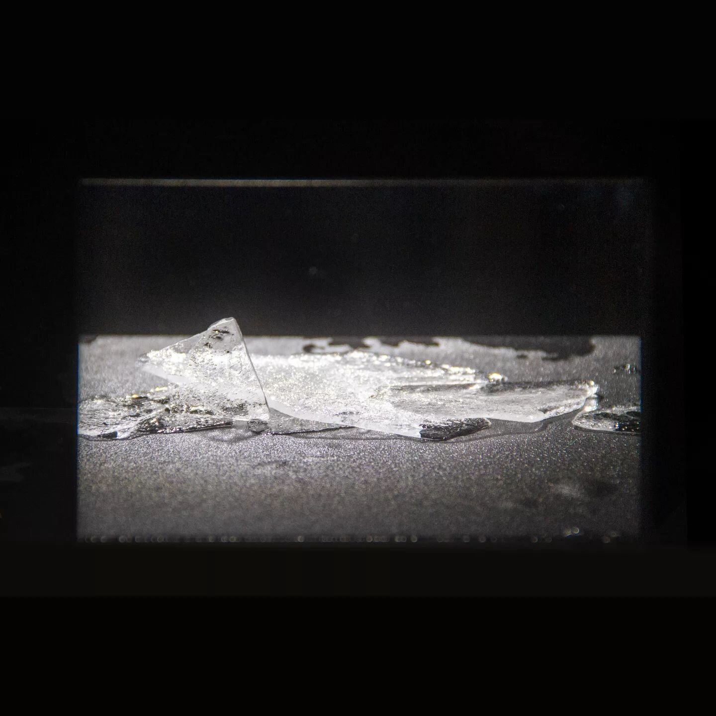 Scrying scene 2
.
.
#leannebellgonczarow #WIP #light #ice #reflection #obsidian #scrying #materialimagining
#contemporaryphotography #postphotography #digitalmateriality #artresearch #contemporaryart #kunst #climatecrisis #meltingice #newmaterialism 