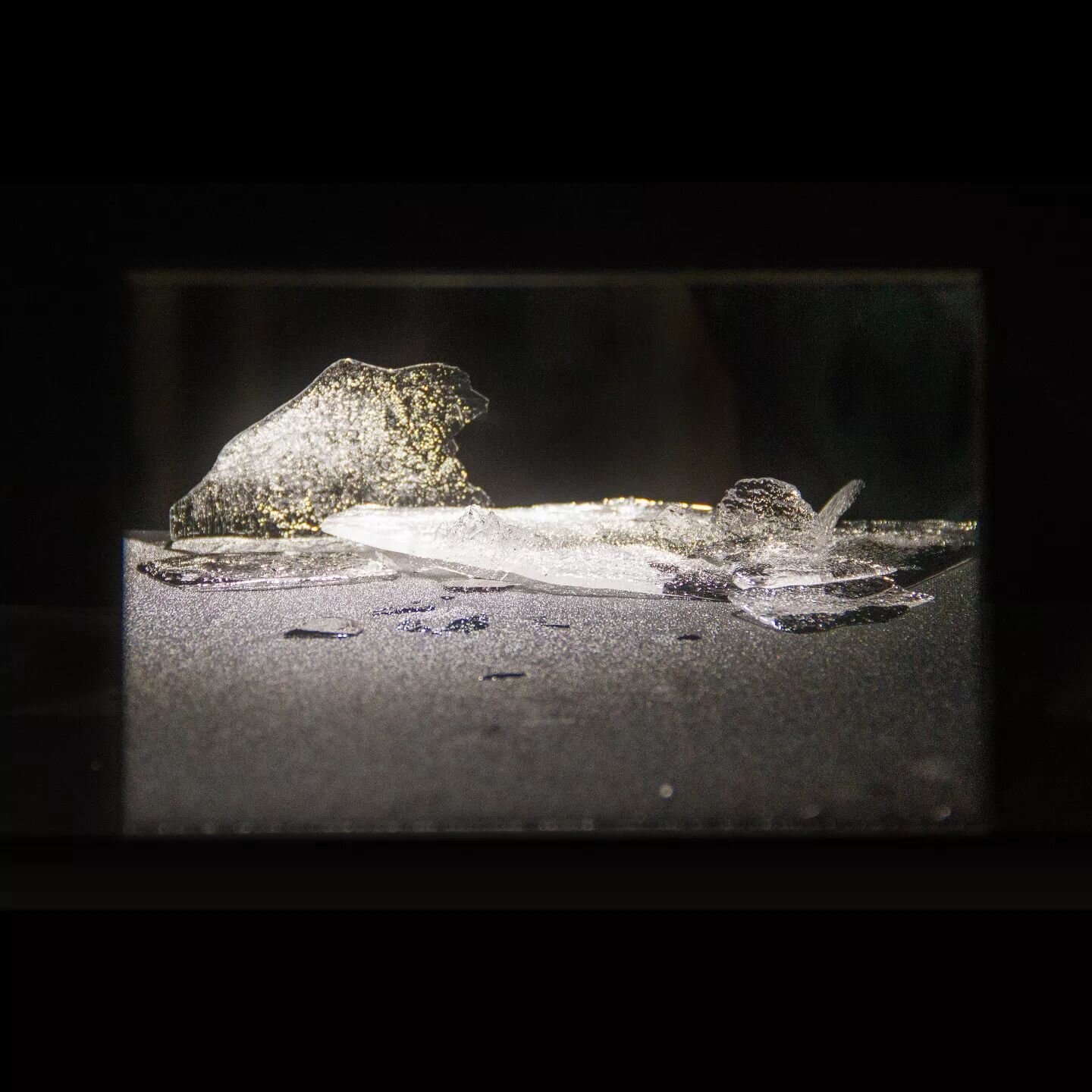 Scrying scene 1
.
.
#leannebellgonczarow #WIP #light #ice #reflection #obsidian #scrying #materialimagining
#contemporaryphotography #postphotography #digitalmateriality #artresearch #contemporaryart #kunst #climatecrisis #meltingice #newmaterialism 