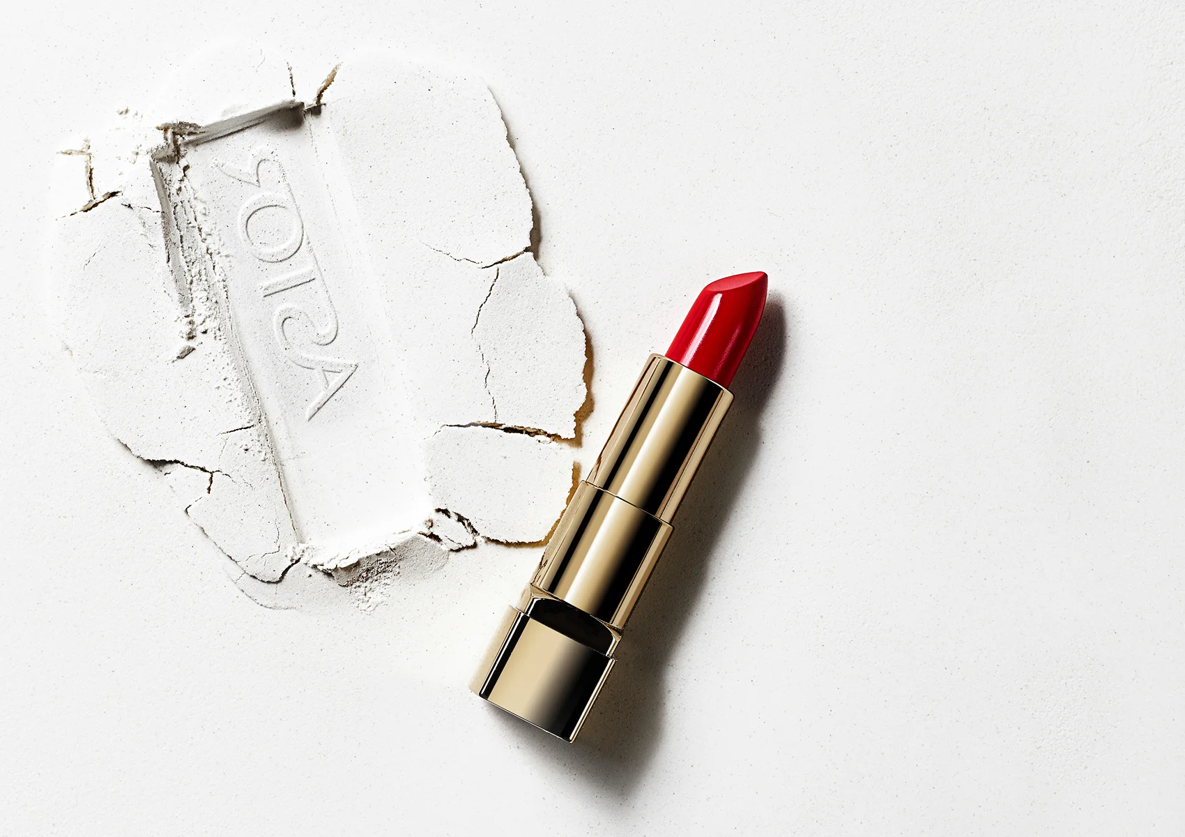 Astor_Lipstick_Fraktur.jpg