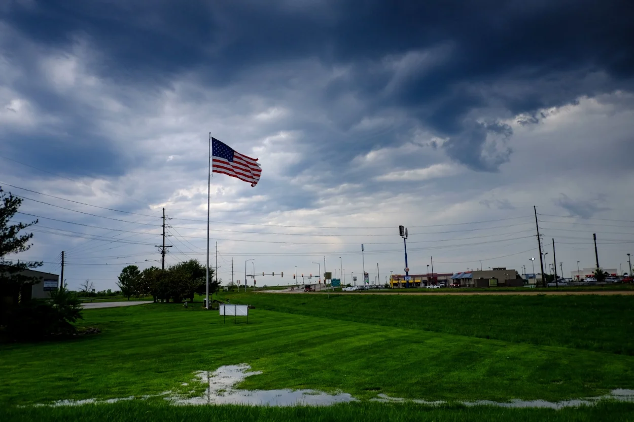 20180509AmericanFlagInterstate.jpg