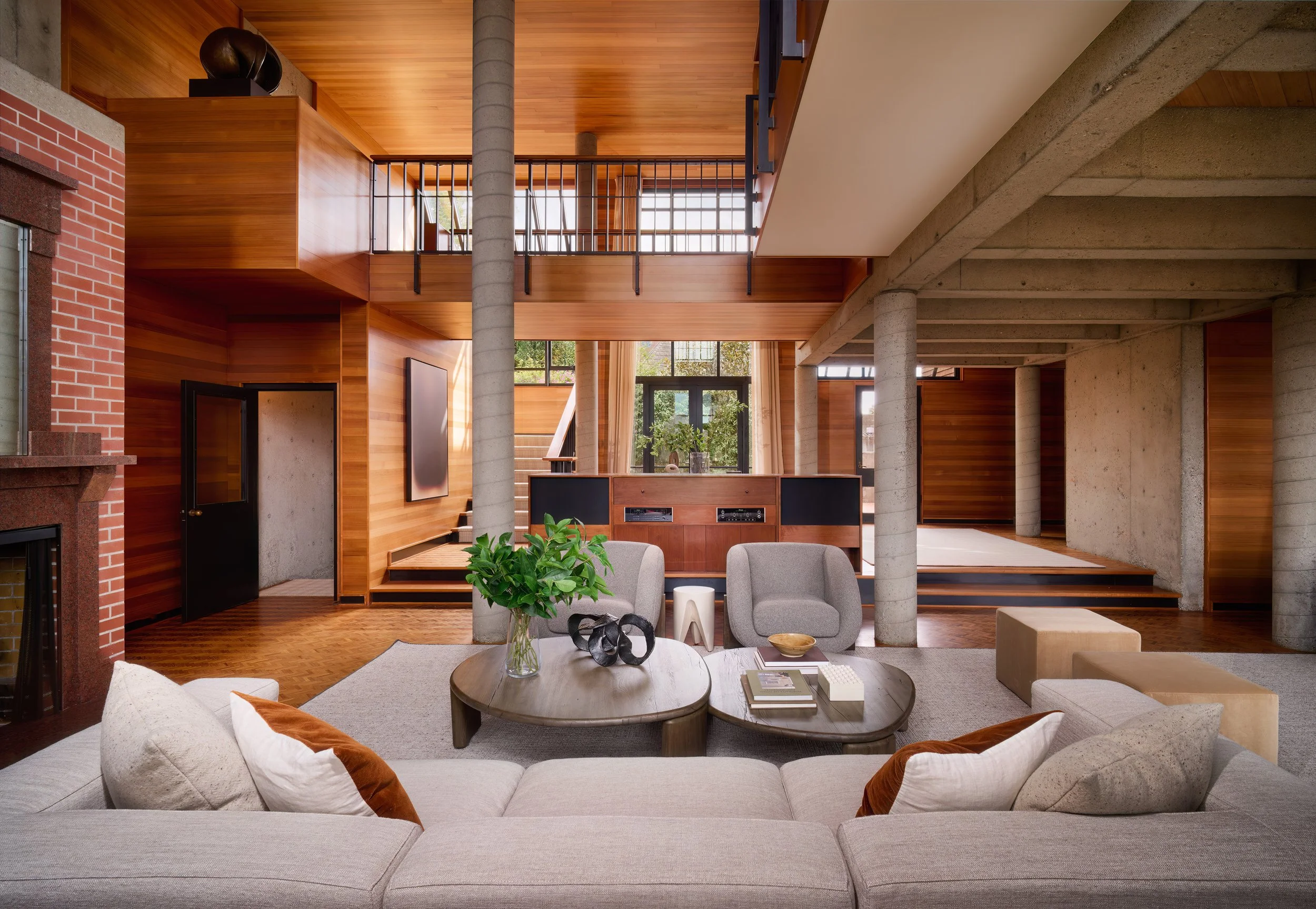 Brian-Kitts-Visuals-Interiors-ForrestHill-101525_006.jpg