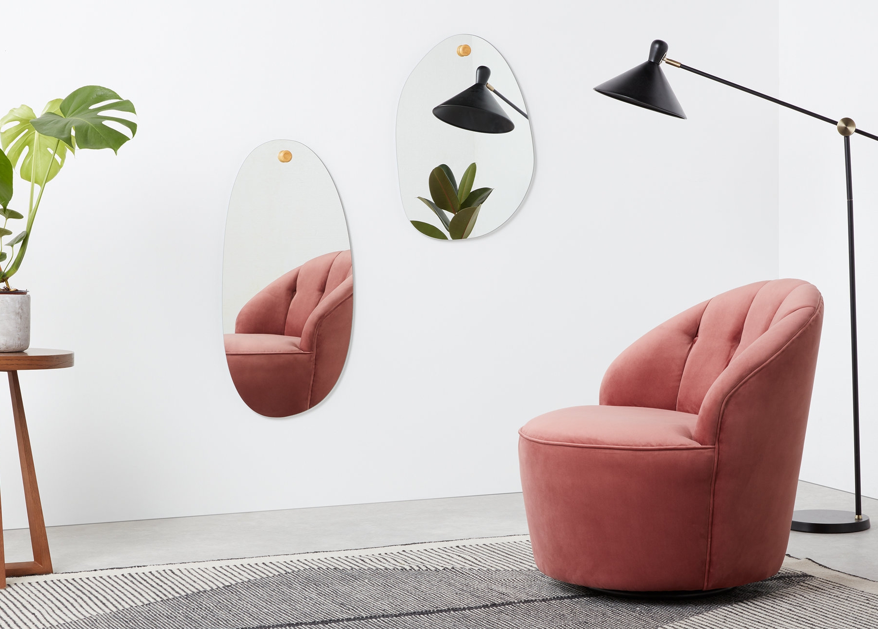 MIRCON002SIL-UK_coco_Wall_Mounted_Mirror_Medium_LB02.jpg
