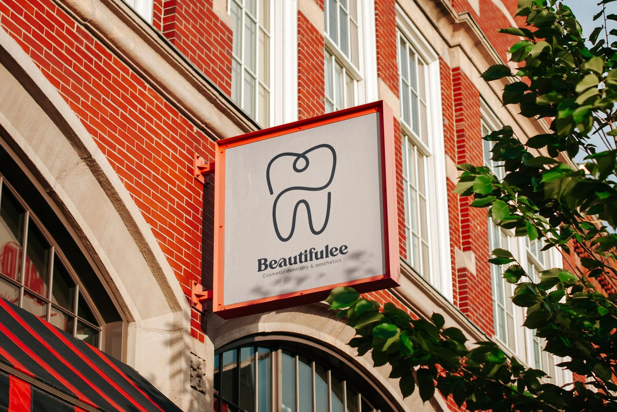 Beautifulee_sign.jpg