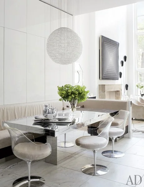 item4.rendition.slideshowWideVertical.delphine-krakoff-new-york-city-04-kitchen-dining-area-paul-evans-table-holly-hunt-fabrics.jpg