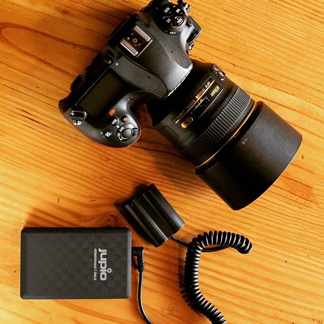 Jupio PowerVault DSLR powers the Cameras for almost 3 times longer than the regular battery.

Photo : @aditya10292

#jupio #powerbank #batterypower #poweryourcamera #hasselfreeshooting #lithiumion @photoquipindia @contactmaheshnair #powervaultdslr