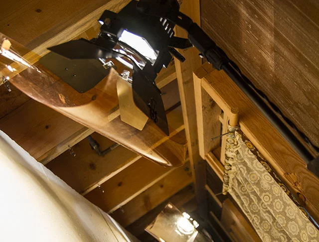 Two 300w halogens with CTO gels for window lighting.
