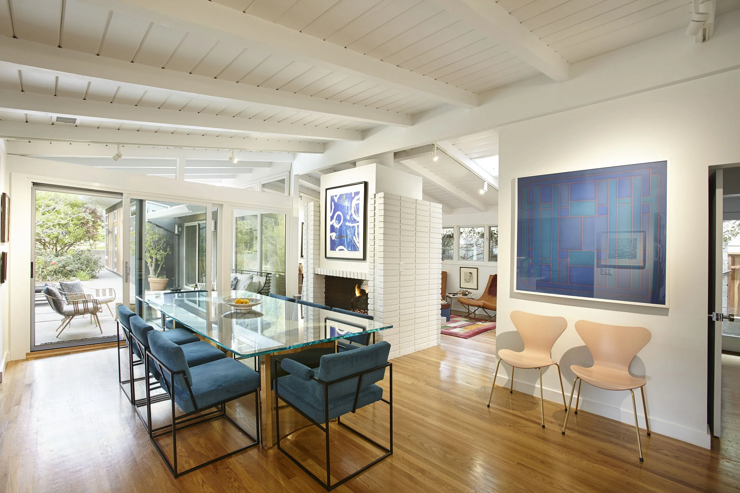   LOCATION:  Pasadena, California   AREA:  3146 Sqft   COMPLETED:  2016   PROGRAM:  Residence   IMAGES BY:  Amelia Cameron Photography 