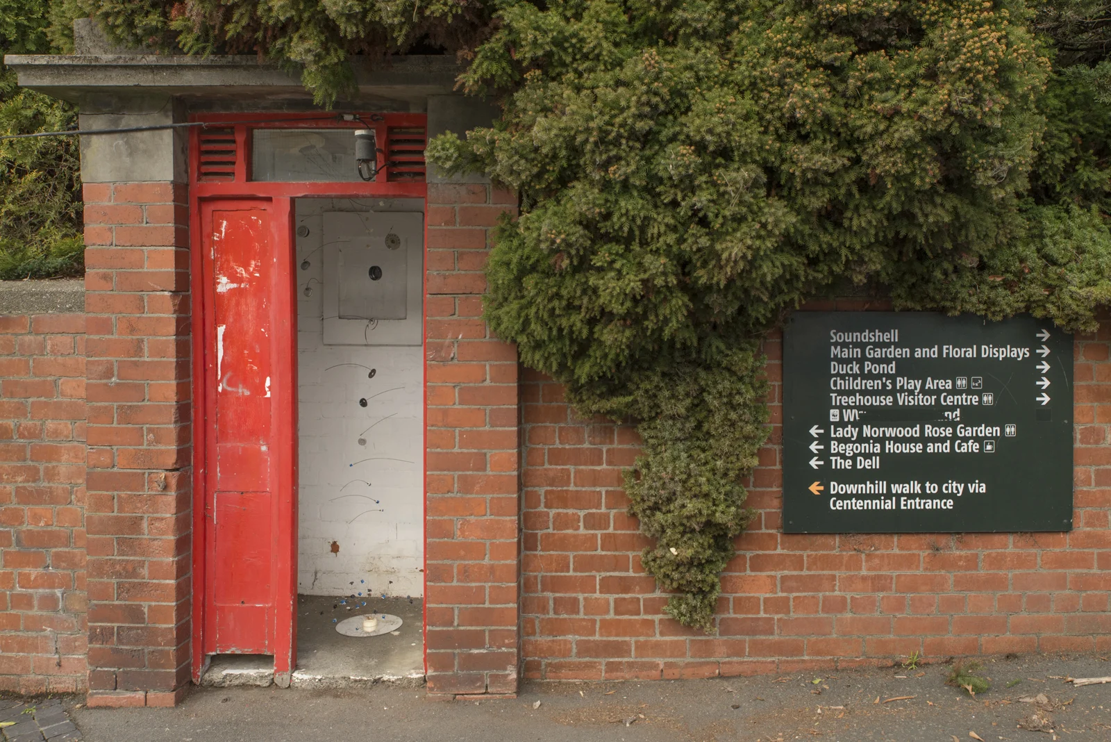 Candace Telephone kiosk28.jpg