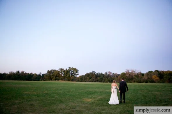 Bride&Groom in field
