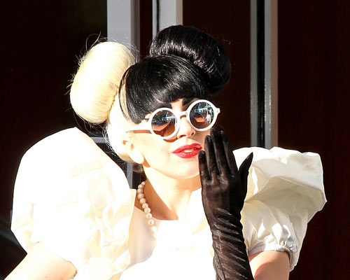 lady_gaga_hair_09july2011.jpg