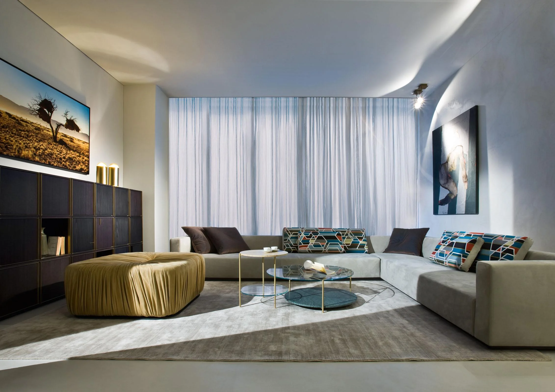 laurameroni-projects-showroom-alzate_featured.jpg