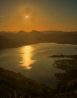 Moon+(and+sun)+over+Three+Springs+Reservoir+400x600.jpg