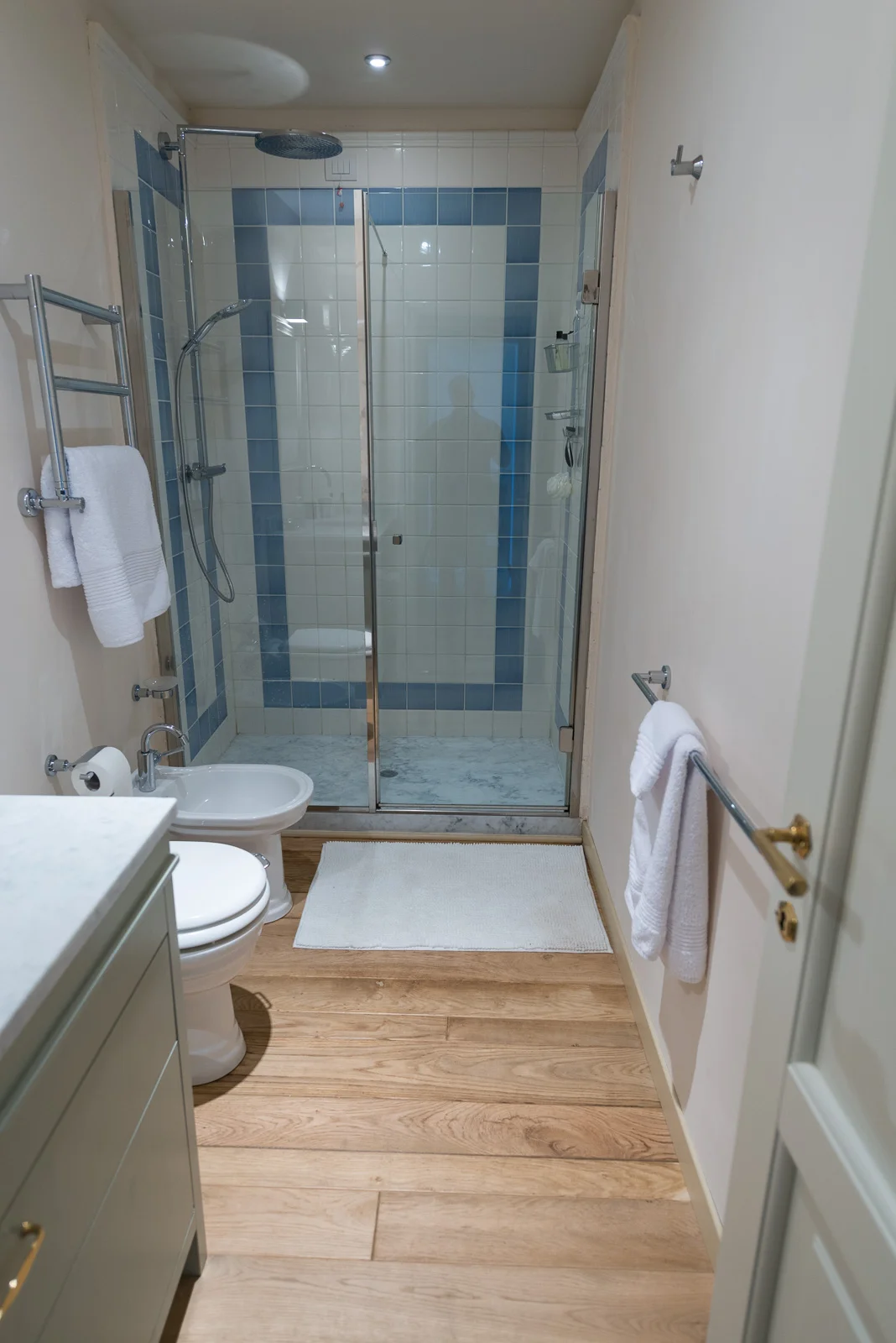 La Valle 3 Guest Bath 1