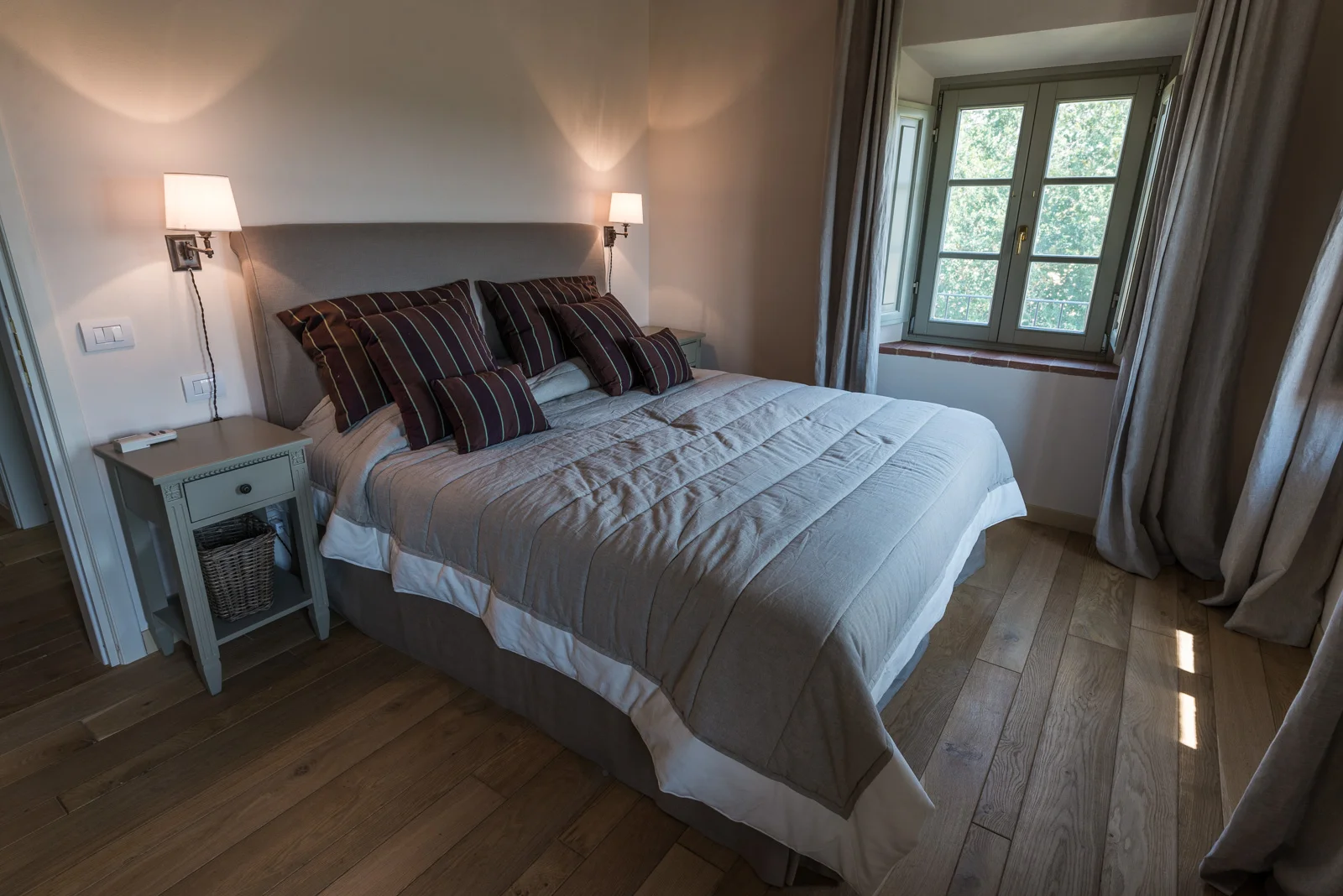 La Valle 3 Master Bedroom 1