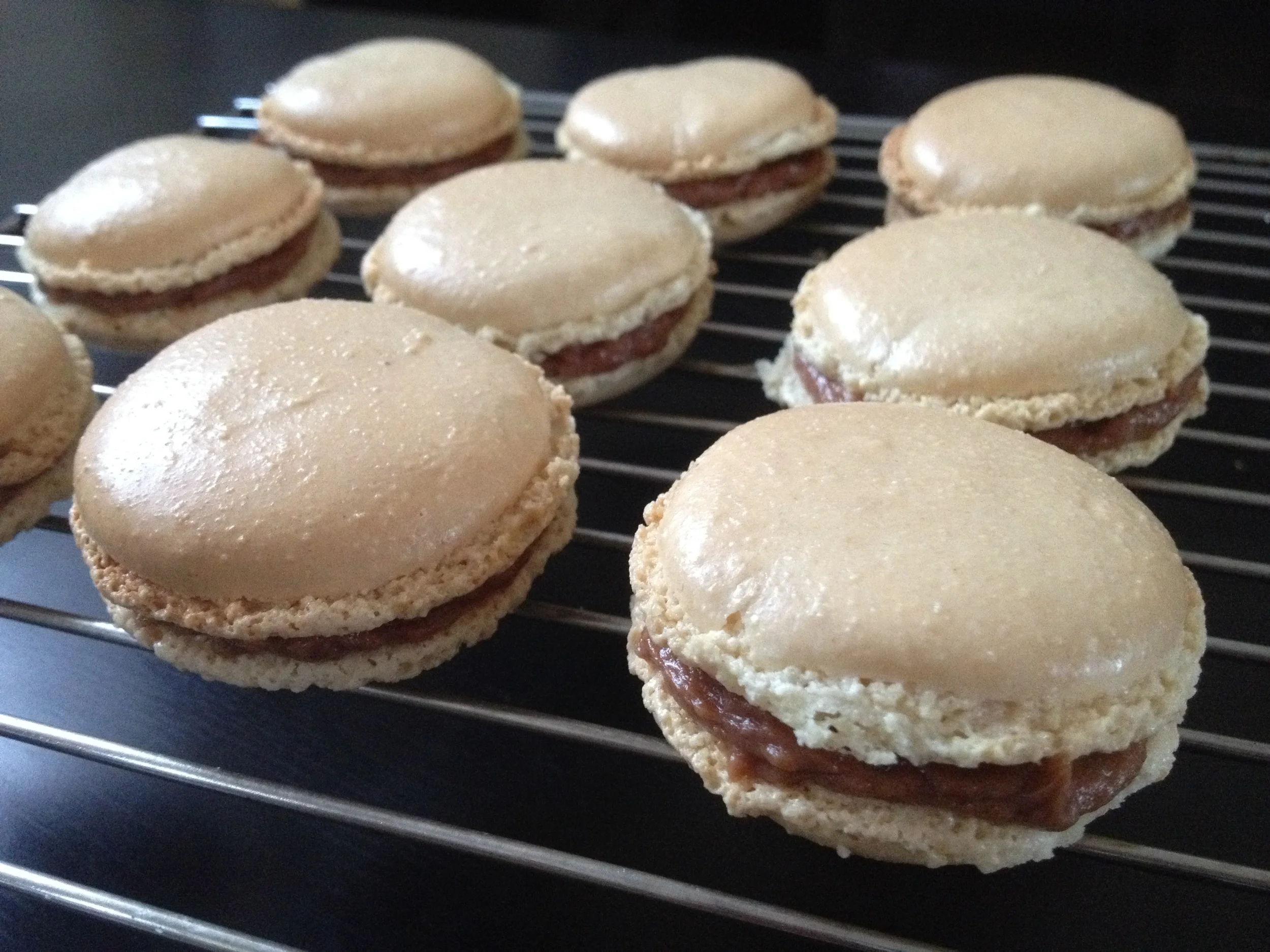 Ginger chocolate macarons