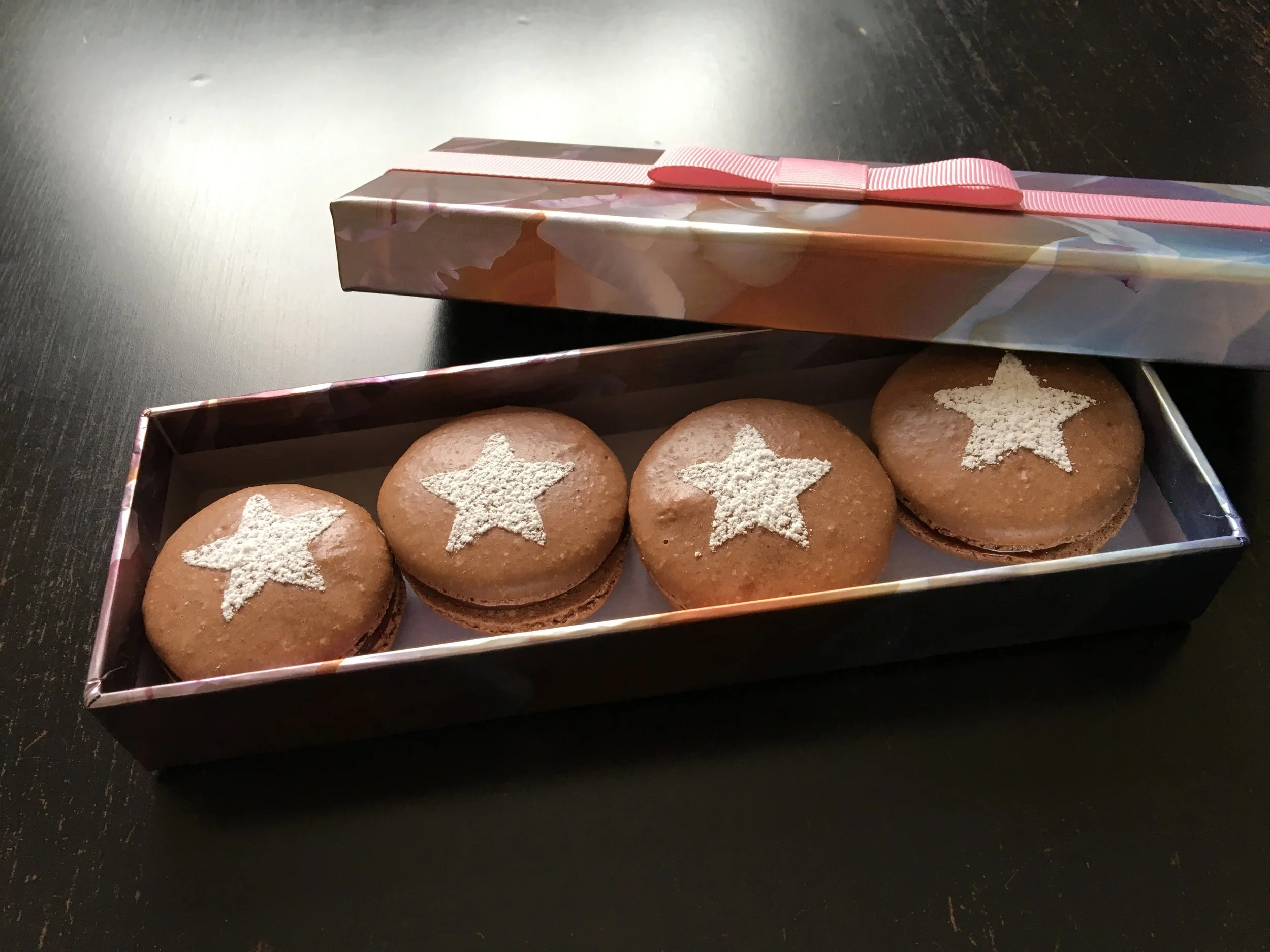 Chocolate macarons