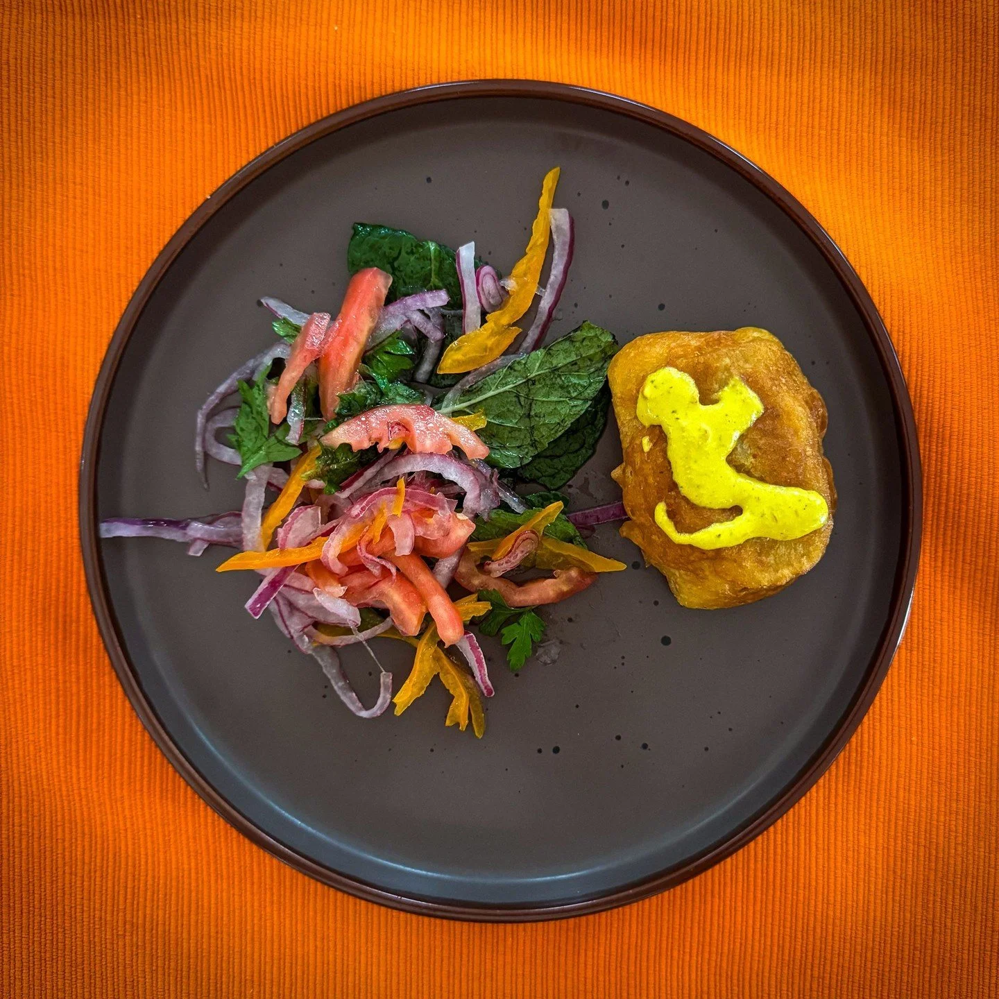 Orange you happy to see lunch? #food #foodphotography #travel #travelphotography #iphonephotography #colorful @salkantaytrekking