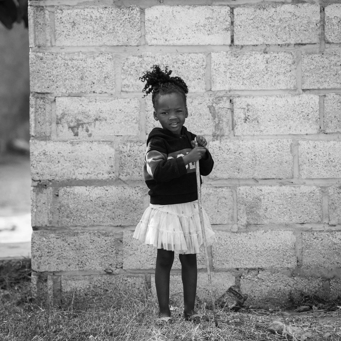 Family Legacy village and school outside of Lusaka. @riseagainsthunger feeds the village and school (often, the child's only meal in a day is at school). @liquidchurch @africa #africa #lusaka #familylegacy #education
1-village - little girl
2-village
